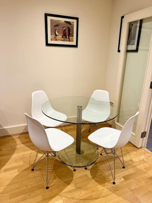 Stunning 2 Bed Thames River View - Central London Exterior photo
